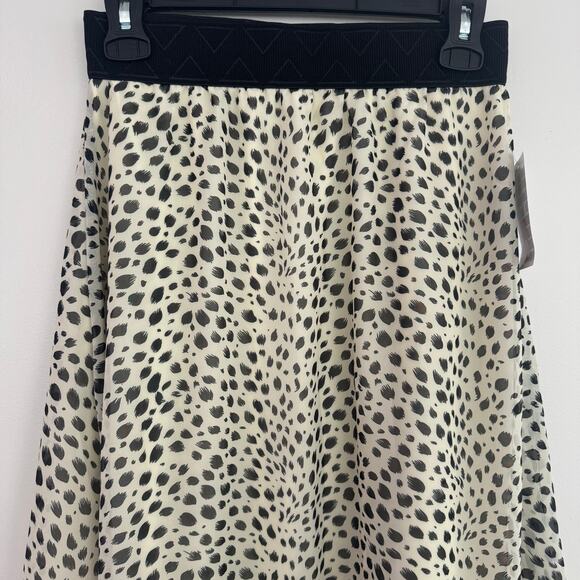 Lularoe Lola Skirt in Cheetah - Picture 3 of 7